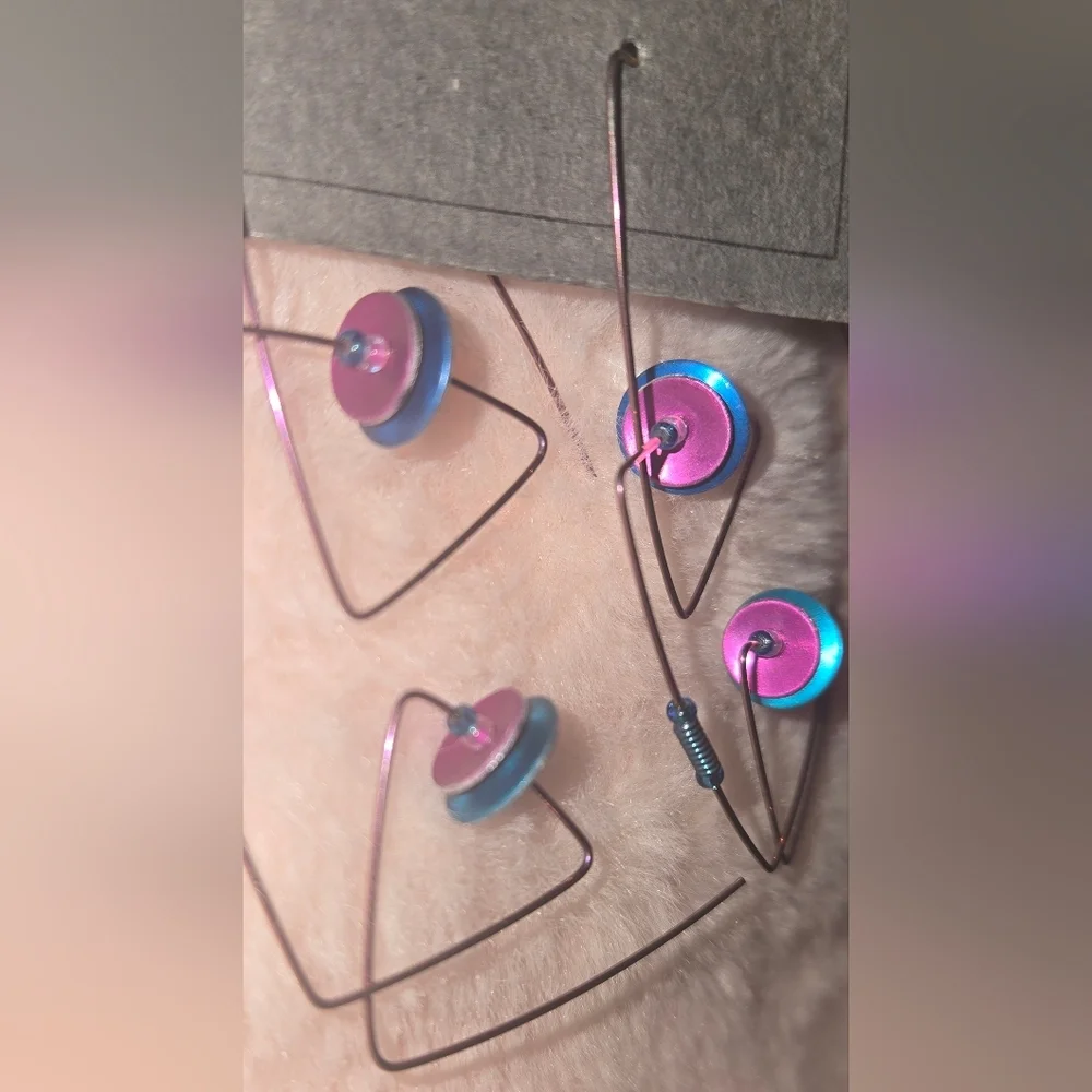 Vintage KYLE Purple and Blue Geometric Earrings - Picture 3 of 5